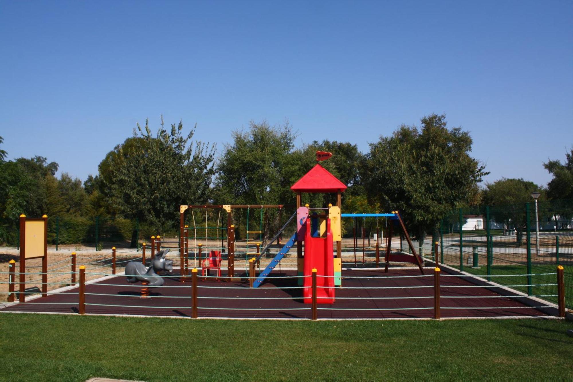 فندق Parque De Campismo Orbitur مونتارجيل المظهر الخارجي الصورة