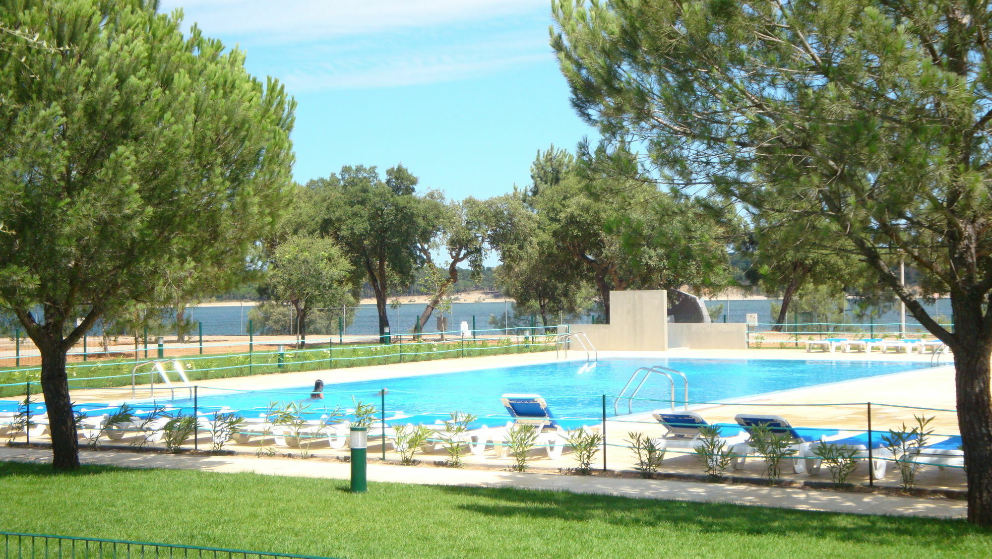 فندق Parque De Campismo Orbitur مونتارجيل المظهر الخارجي الصورة